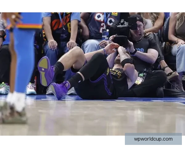 东契奇腿筋二级拉伤无限期休战 湖人前景堪忧恐无缘所有评奖